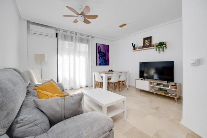 Apartamento en venta en Torrevieja photo 0