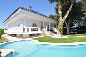 Chalet en venta en Torrevieja photo 0