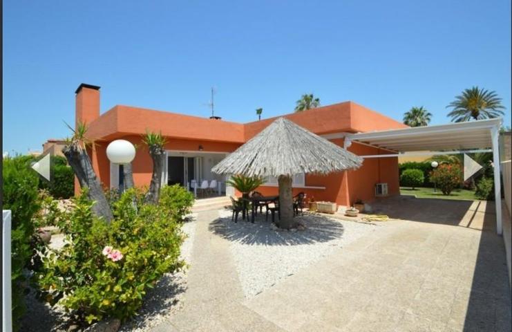 Chalet en venta en Torrevieja photo 0