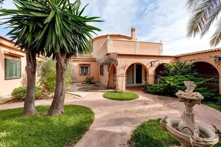 Chalet en venta en Torrevieja photo 0