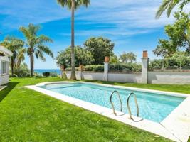 Chalet en venta en Marbella, Marbella Este - El Rosario photo 0