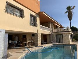 Chalet en venta en La Nucia photo 0