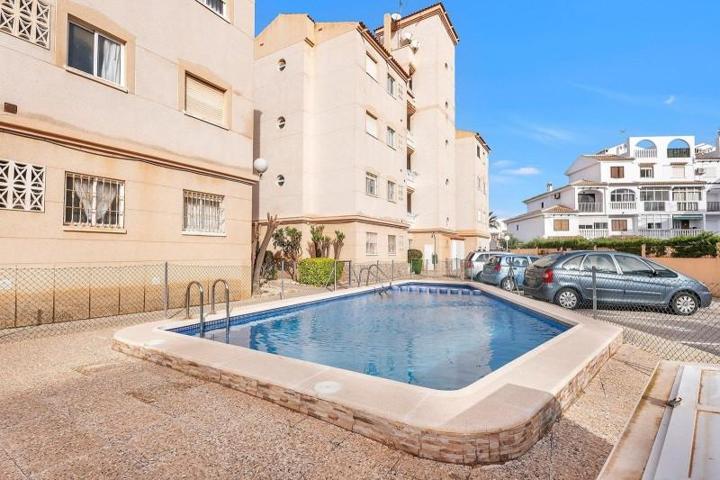 Apartamento en venta en Torrevieja photo 0