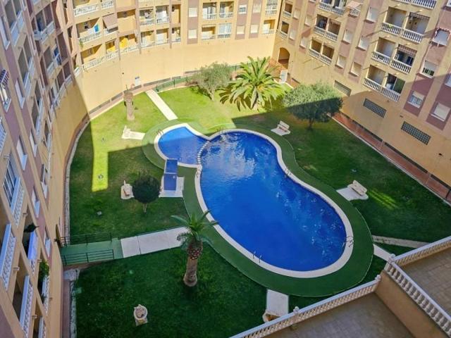 Apartamento en venta en Torrevieja, Centro photo 0