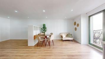 Piso en venta en Barcelona, Área de Barcelona photo 0