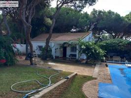 Chalet en venta en Chiclana de la Frontera, Pinar de los franceses photo 0