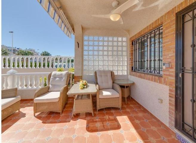 Adosada en venta en Orihuela Costa, Montezenia photo 0