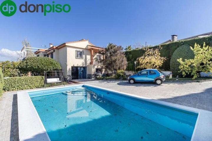 Chalet en venta en Monachil, COLINAS BERMEJAS photo 0