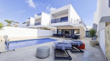 Chalet en venta en San Pedro del Pinatar, Los Antolinos photo 0