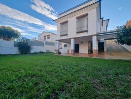 Casa con terreno en venta en Caleta de Vélez photo 0