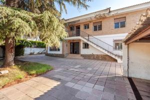 Chalet en venta en Córdoba, Brillante photo 0