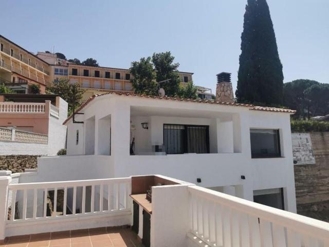 Chalet en venta en Roses, Puig-Rom photo 0