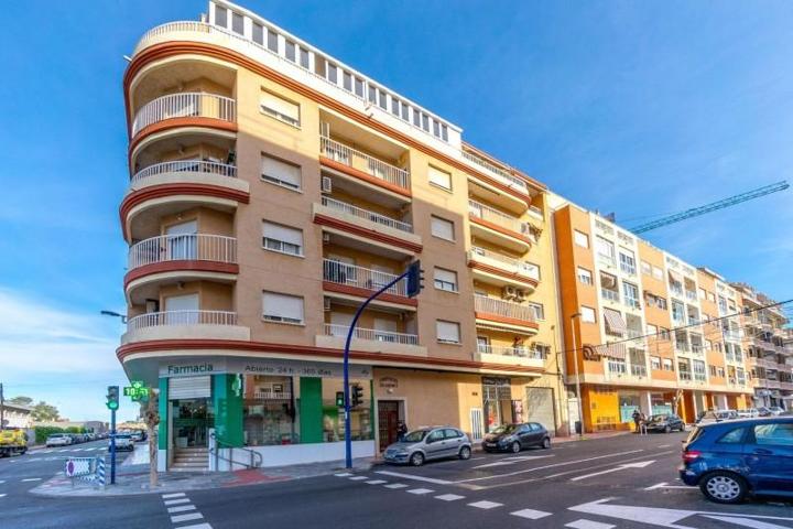 Apartamento en venta en Torrevieja photo 0