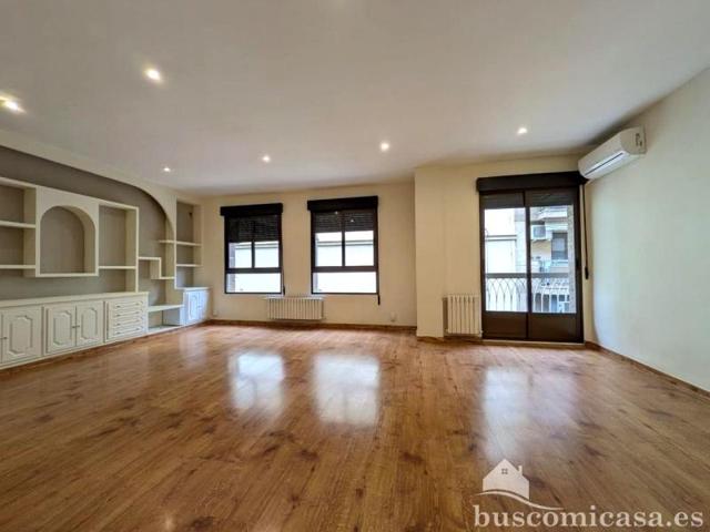Piso en venta en Linares, Isaac peral, 23700 photo 0