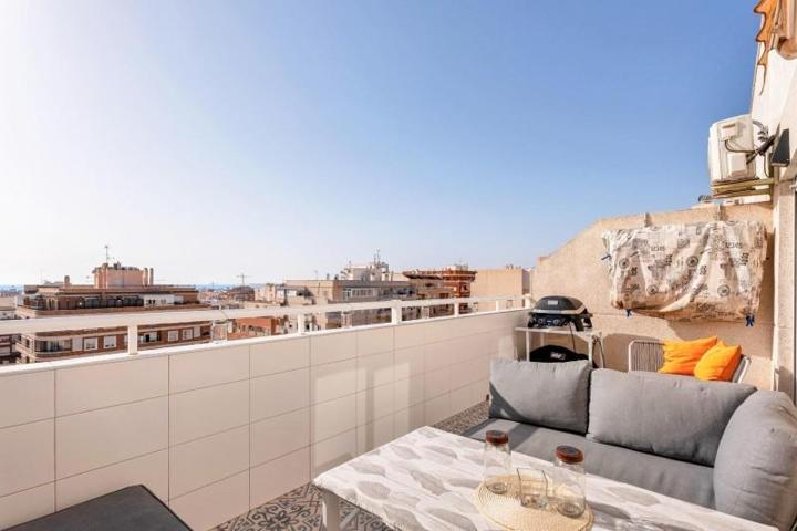 Apartamento en venta en Torrevieja photo 0