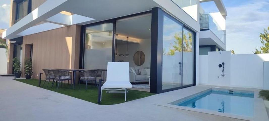 Chalet en venta en Pilar de la Horadada, La Torre de la Horadada photo 0