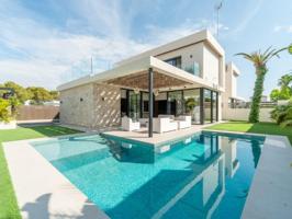 Chalet en venta en Torrevieja photo 0