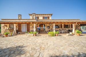Chalet en venta en Santa Margalida photo 0