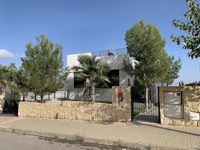 Chalet en venta en Polop photo 0