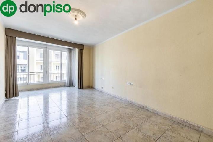 Piso en venta en Granada, Centro photo 0