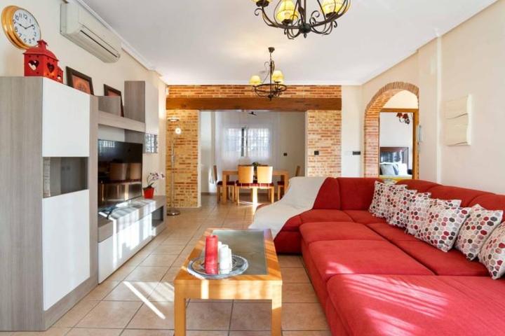 Chalet en venta en Orihuela Costa, Los Almendros-La Florida photo 0