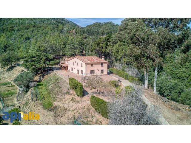 Casa en venta en Tordera photo 0