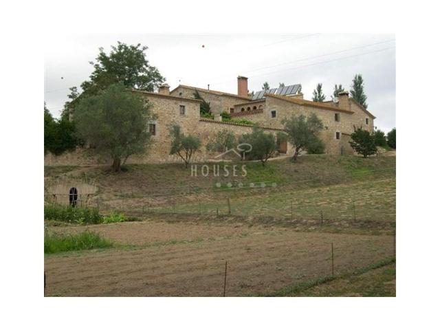 Chalet en venta en Llagostera photo 0