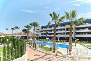 Apartamento en venta en Orihuela Costa, Playa Flamenca photo 0