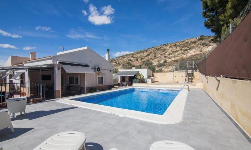 Chalet en venta en Elche photo 0