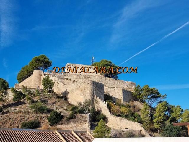 Chalet en venta en Denia photo 0
