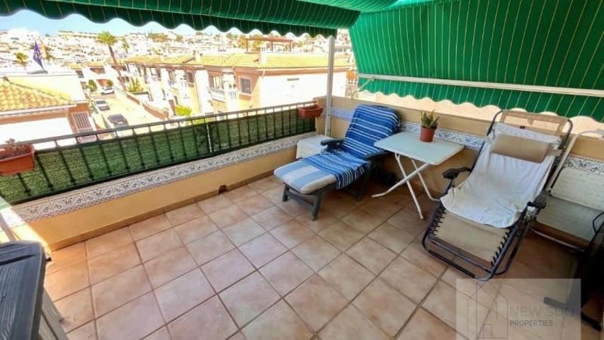 Chalet en venta en Orihuela Costa, Villamartin photo 0