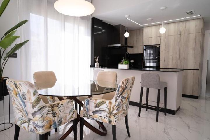 Apartamento en venta en Torrevieja, Punta prima photo 0