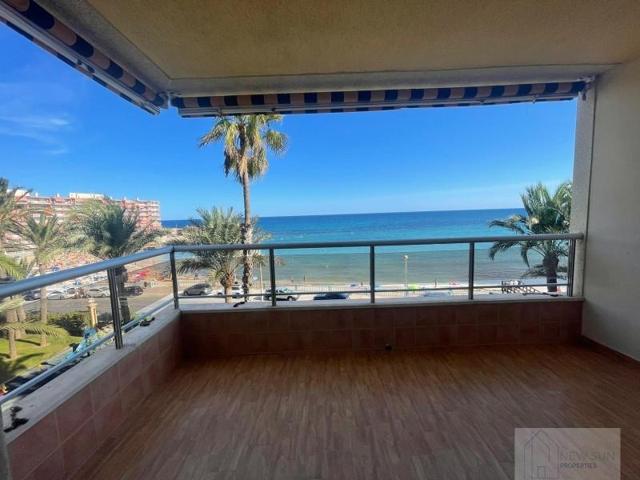 Apartamento en venta en Torrevieja, Playa de los locos photo 0