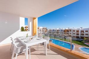 Apartamento en venta en Villamartin, Villamartín-las filipinas photo 0