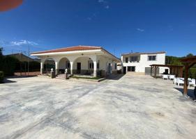 Chalet en venta en Sax photo 0