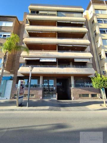 Apartamento en venta en Torrevieja, Puerto photo 0