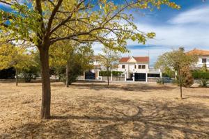 Chalet en venta en Zubia, Altos de la zubia photo 0