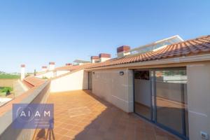 Duplex en venta en Pineda de Mar, Centre photo 0