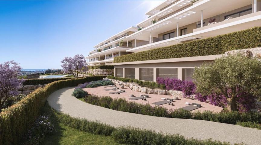 Apartamento en venta en Estepona photo 0