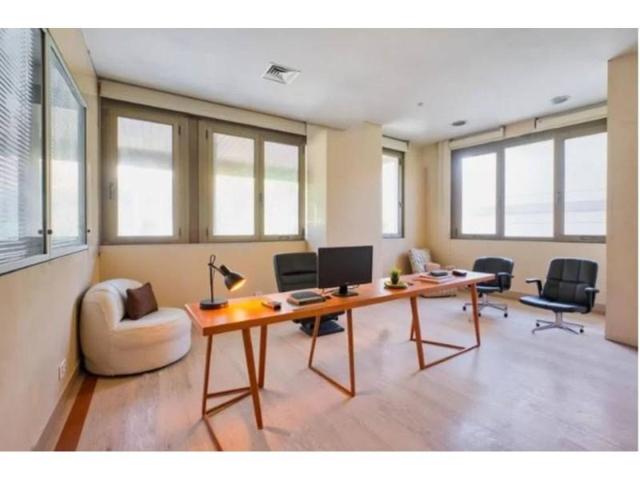Oficina en venta en Barcelona, La Vila de Gràcia photo 0