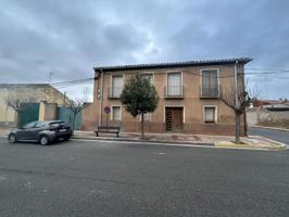 Chalet en venta en Ribaforada, Calle Mayor, 31550 photo 0