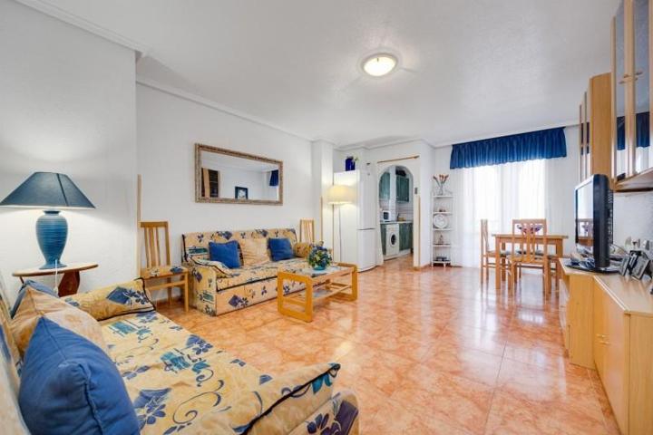 Apartamento en venta en Torrevieja photo 0