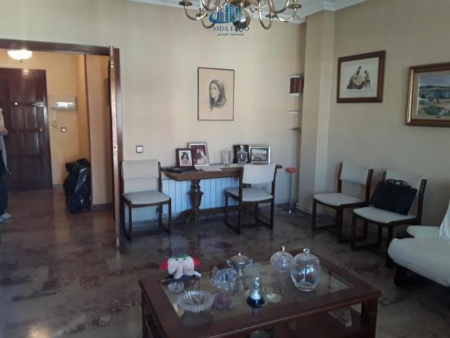 Piso en venta en Linares, Linares photo 0