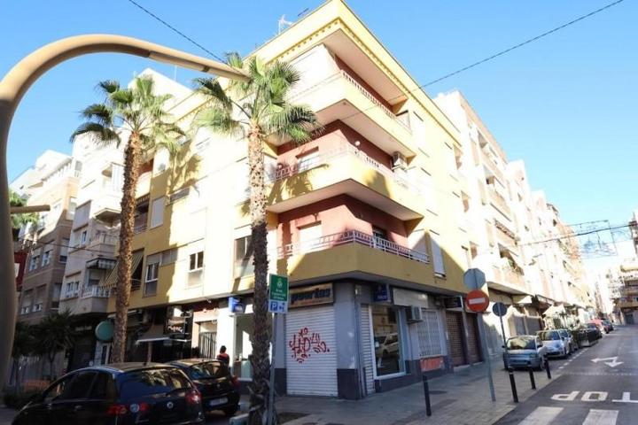 Apartamento en venta en Torrevieja, Torrevieja photo 0