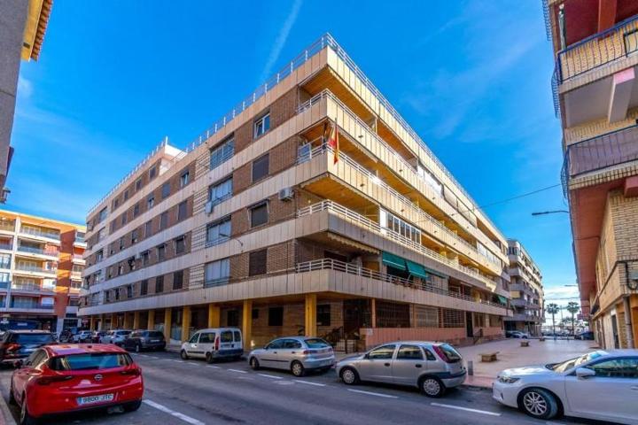 Apartamento en venta en Torrevieja photo 0