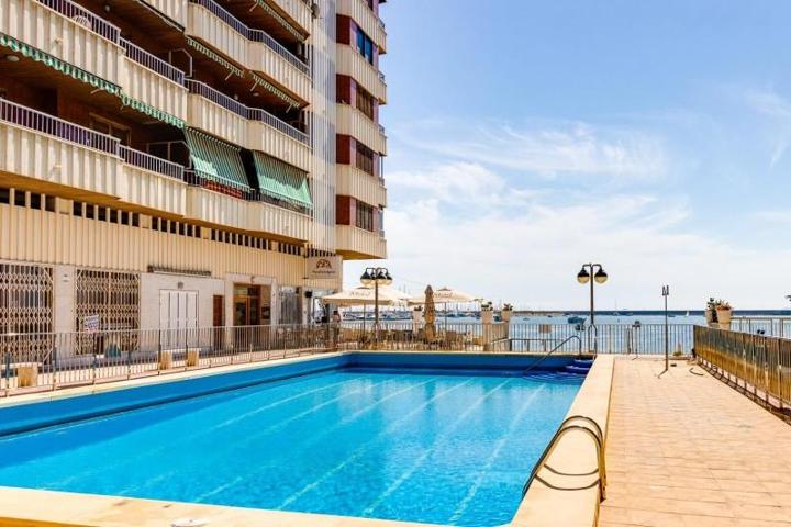 Apartamento en venta en Torrevieja photo 0