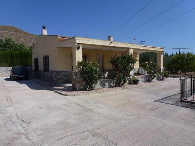 Chalet en venta en Hondon de las Nieves photo 0