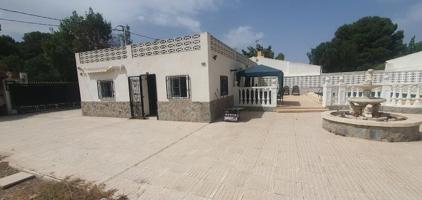 Casa con terreno en venta en Sax photo 0