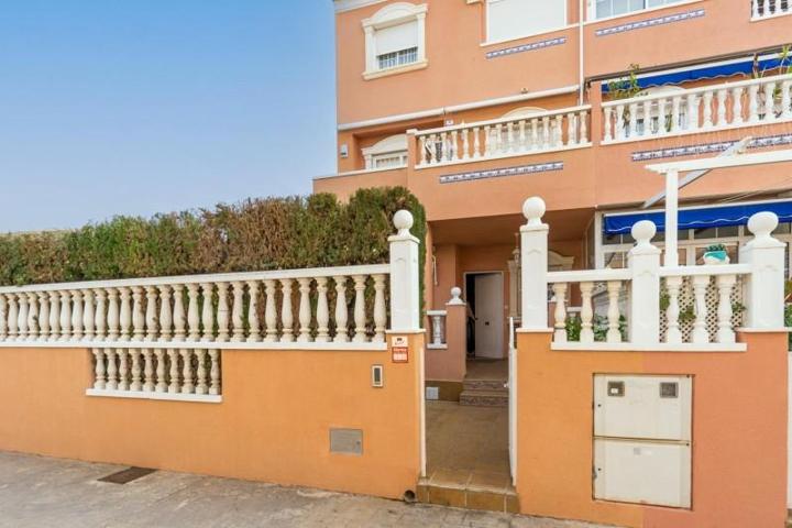 Bungalow en venta en Santa Pola, Avenida Zaragoza, 03130 photo 0