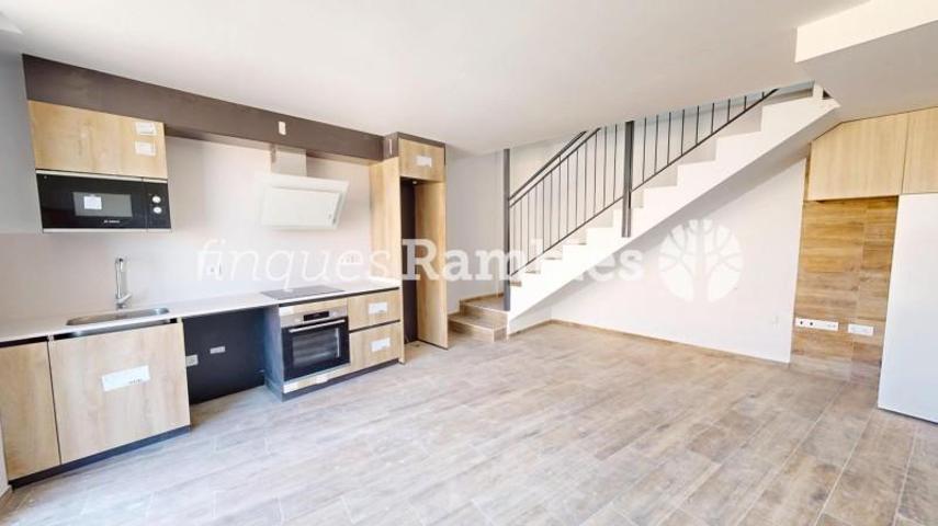 Duplex en venta en Vilanova del Camí, Barri La Pau photo 0